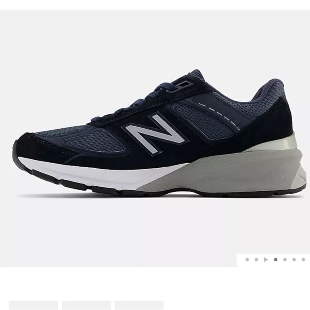 NWT Women’s New Balance MADE in USA 990v5 Core in Navy. Size 11 1/2 Narrow